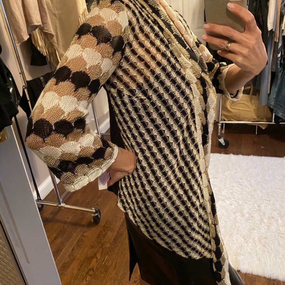 Mieka new asymmetrical sweater - Picture 2 of 6